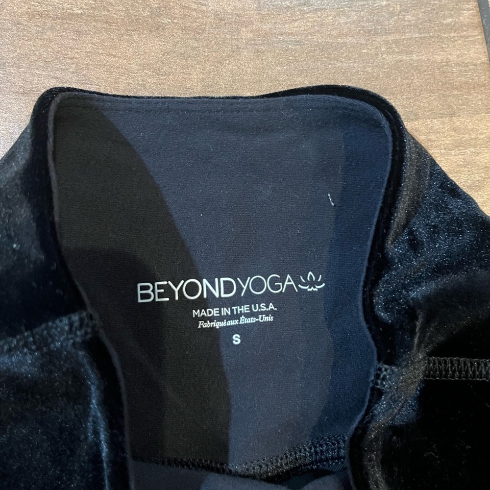 NWOT beyond yoga black velvet legging size small - Picture 6 of 6